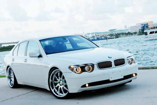 BMW&nbsp;745i&nbsp;AT&nbsp;DOCK